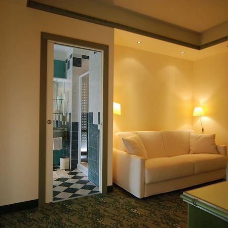 Hotel Montecarlo Lido di Jesolo Bagian luar foto