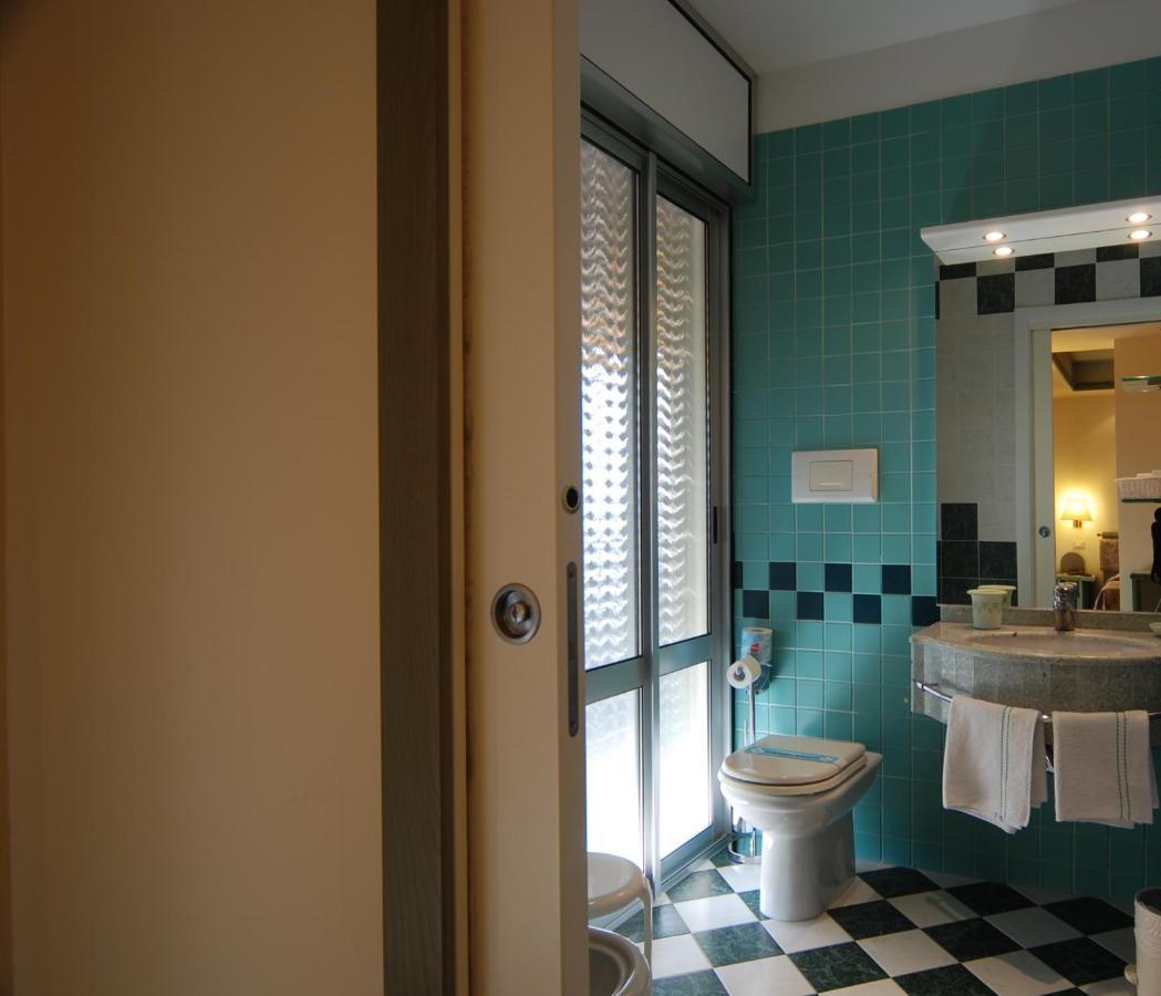 Hotel Montecarlo Lido di Jesolo Ruang foto