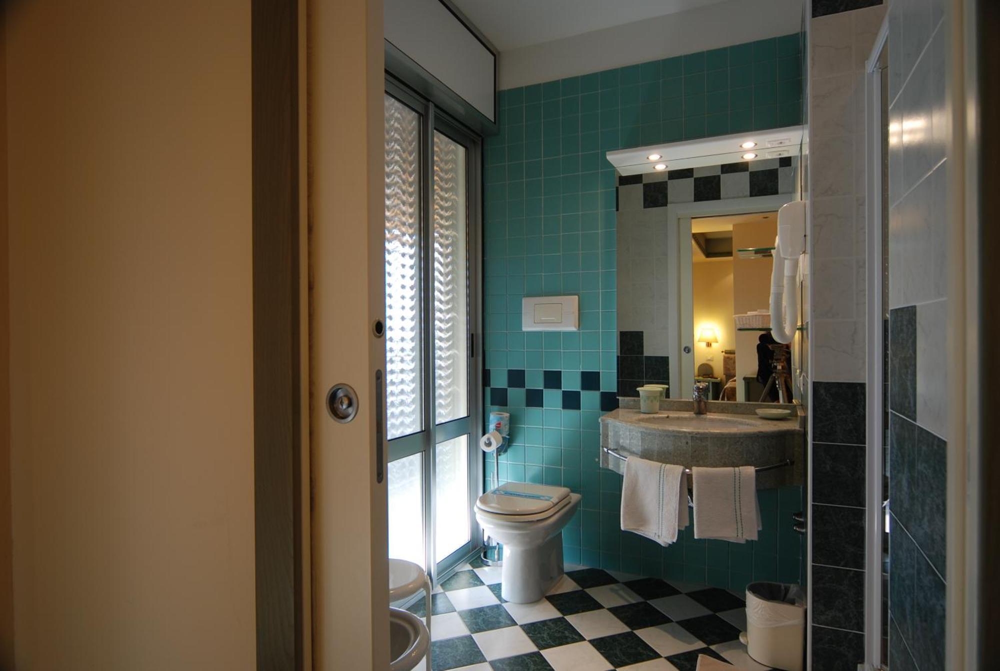 Hotel Montecarlo Lido di Jesolo Bagian luar foto